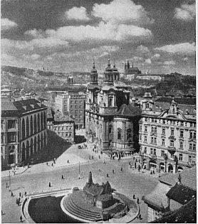 3(a). Prague: the castle